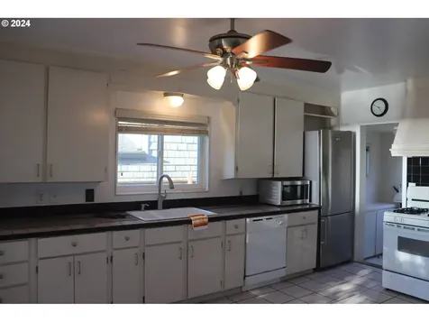 4614 SE 32nd Avenue Portland OR 97202