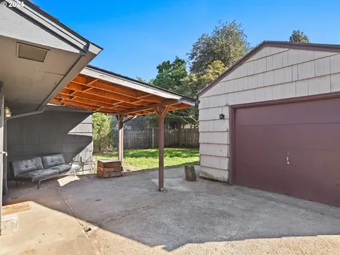 8116 SE Reedway Street Portland OR 97206