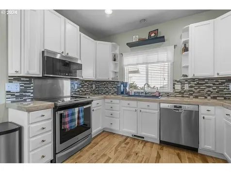 2071 Rollin Avenue Nw Salem OR 97304
