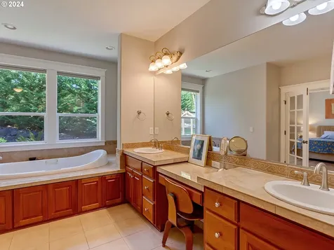 1301 NW 150th Circle Vancouver WA 98685