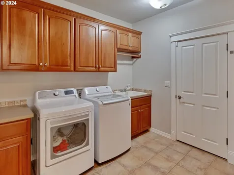 1301 NW 150th Circle Vancouver WA 98685