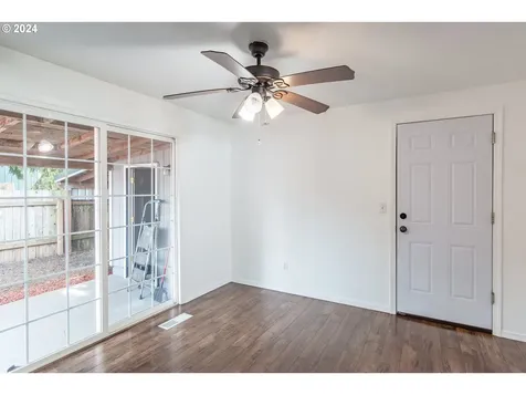 313 10th Avenue Sweet Home OR 97386