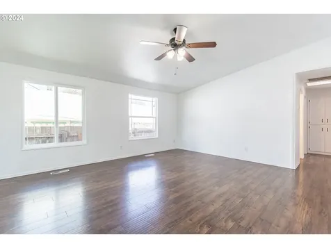 313 10th Avenue Sweet Home OR 97386