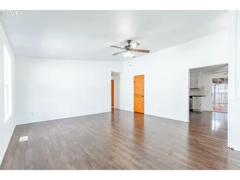313 10th Avenue Sweet Home OR 97386