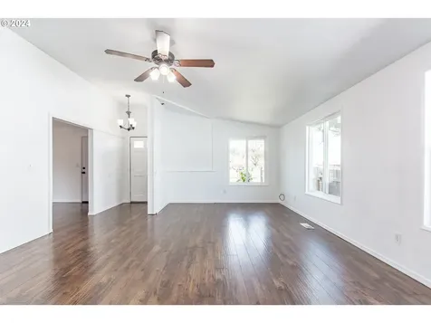 313 10th Avenue Sweet Home OR 97386