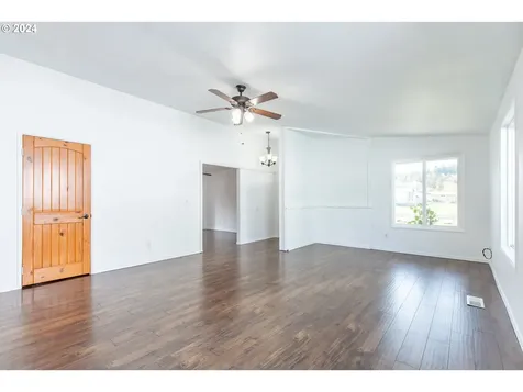313 10th Avenue Sweet Home OR 97386