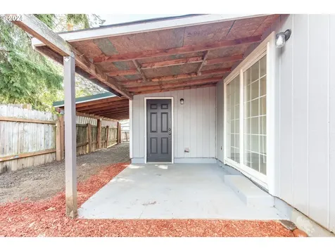 313 10th Avenue Sweet Home OR 97386