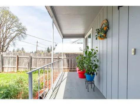313 10th Avenue Sweet Home OR 97386