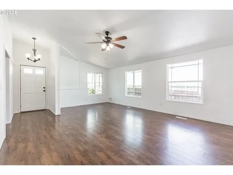 313 10th Avenue Sweet Home OR 97386
