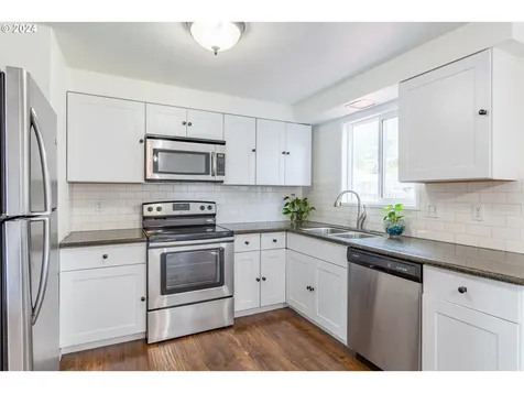 313 10th Avenue Sweet Home OR 97386