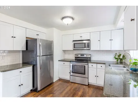 313 10th Avenue Sweet Home OR 97386