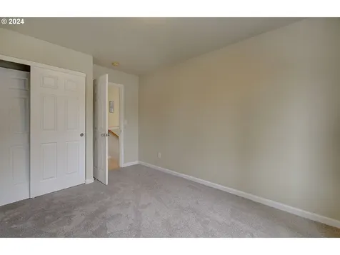 2106 NE 107th Street Vancouver WA 98686