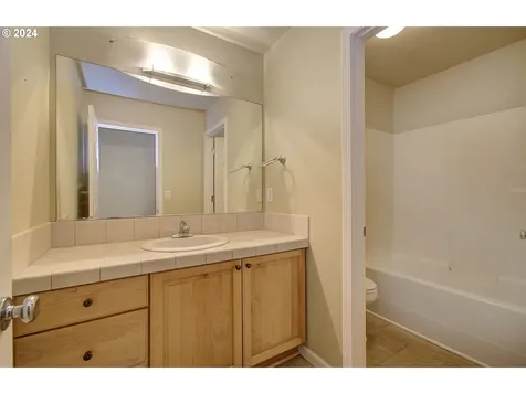 2106 NE 107th Street Vancouver WA 98686
