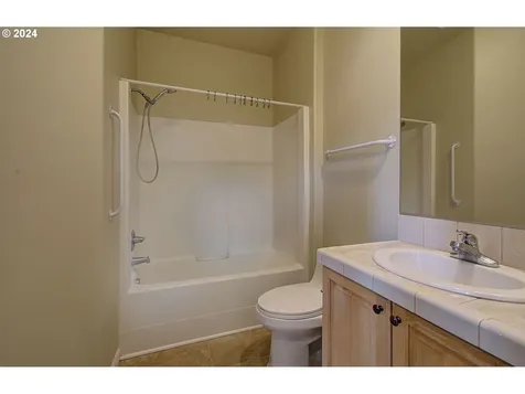 2106 NE 107th Street Vancouver WA 98686