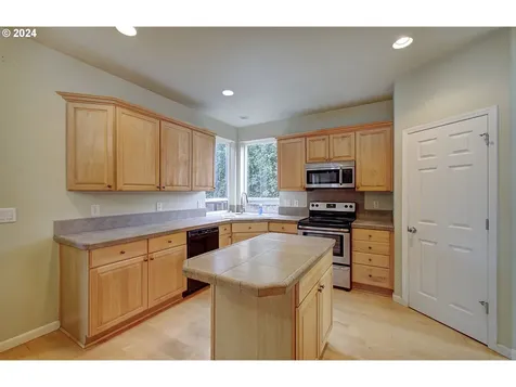 2106 NE 107th Street Vancouver WA 98686
