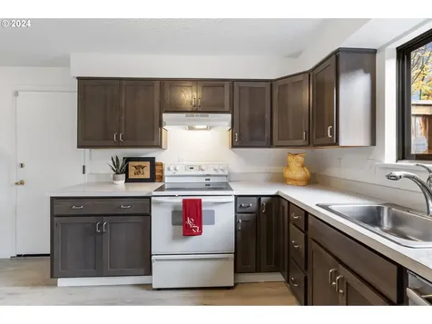 11317 SW 64th Avenue Portland OR 97219