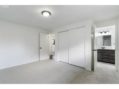 11317 SW 64th Avenue Portland OR 97219