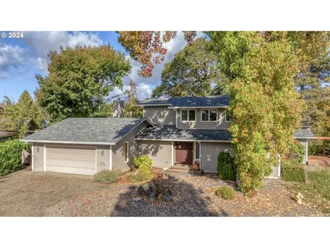 1017 NW Oakwood Circle Mcminnville OR 97128