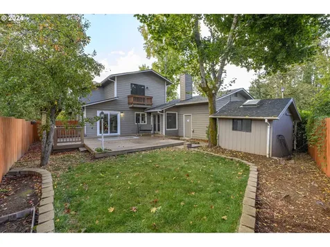 1017 NW Oakwood Circle Mcminnville OR 97128