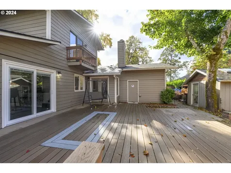1017 NW Oakwood Circle Mcminnville OR 97128
