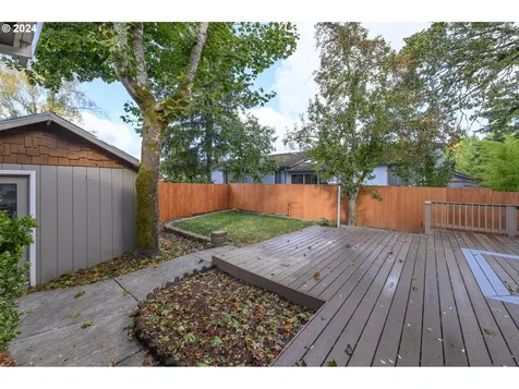 1017 NW Oakwood Circle Mcminnville OR 97128
