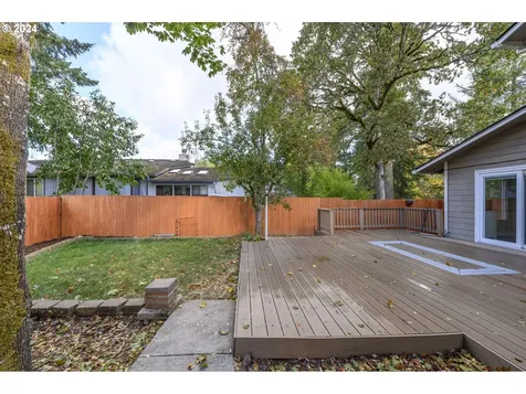1017 NW Oakwood Circle Mcminnville OR 97128