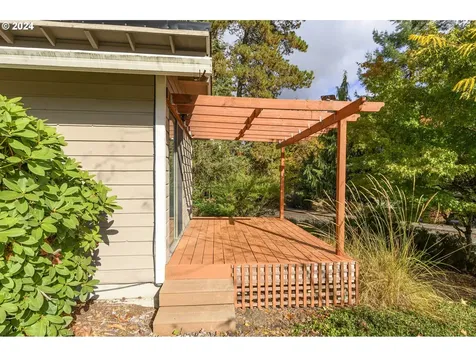 1017 NW Oakwood Circle Mcminnville OR 97128