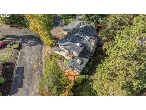 1017 NW Oakwood Circle Mcminnville OR 97128