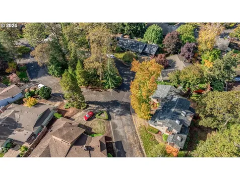 1017 NW Oakwood Circle Mcminnville OR 97128