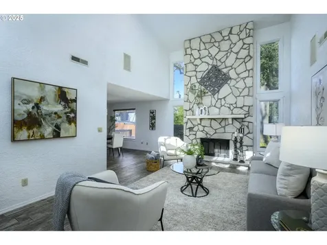 1017 NW Oakwood Circle Mcminnville OR 97128
