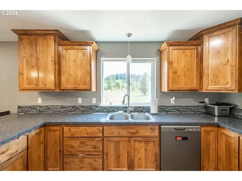 37570 Rock Hill Drive Lebanon OR 97355