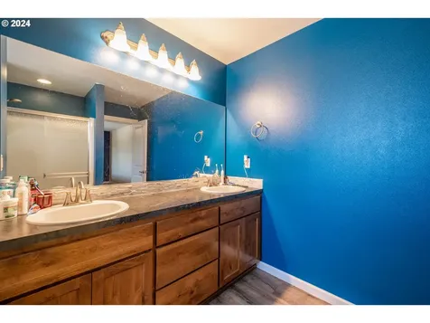 37570 Rock Hill Drive Lebanon OR 97355