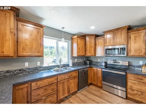 37570 Rock Hill Drive Lebanon OR 97355