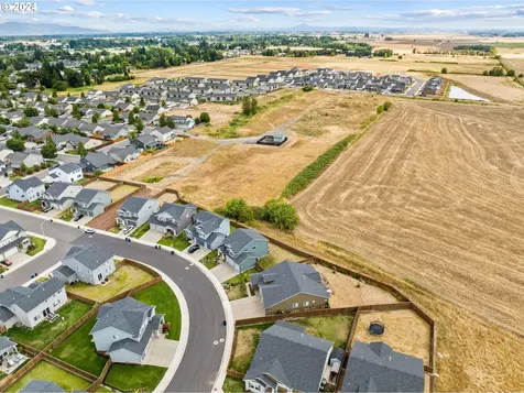 2683 W 13th Place Junction City OR 97448