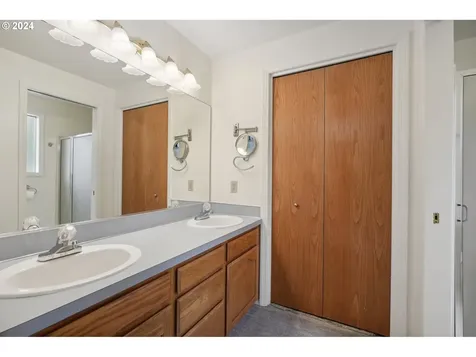 529 SE 13th Court Gresham OR 97080