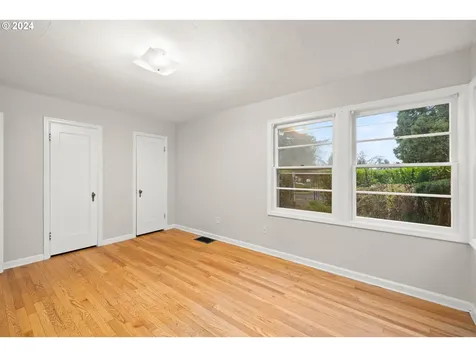 5838 NE Wygant Street Portland OR 97218