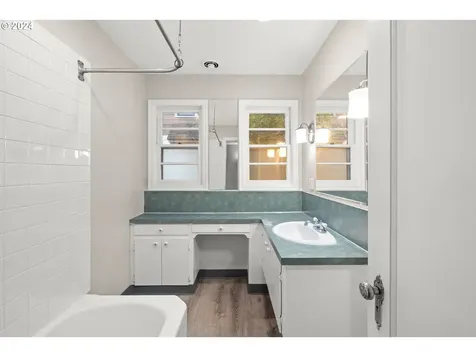 5838 NE Wygant Street Portland OR 97218