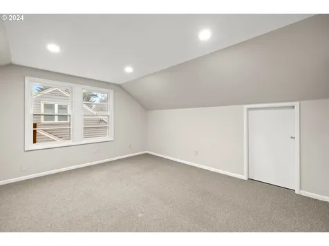 5838 NE Wygant Street Portland OR 97218