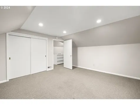 5838 NE Wygant Street Portland OR 97218