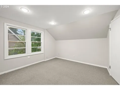 5838 NE Wygant Street Portland OR 97218