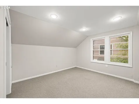 5838 NE Wygant Street Portland OR 97218