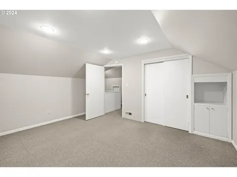 5838 NE Wygant Street Portland OR 97218