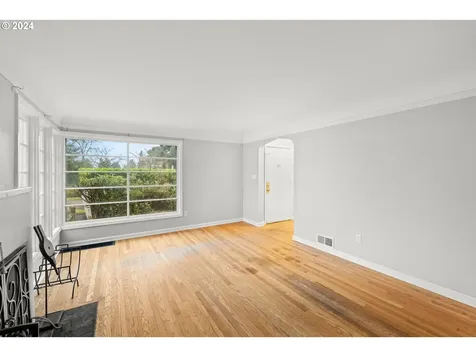5838 NE Wygant Street Portland OR 97218