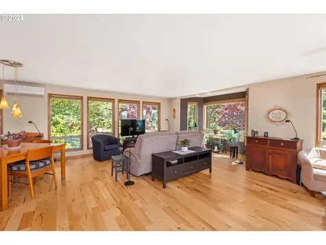 32372 Woodson Lane Cottage Grove OR 97424