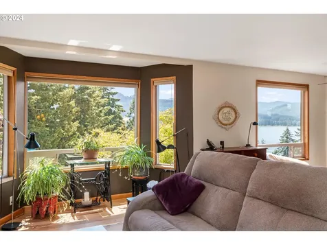 32372 Woodson Lane Cottage Grove OR 97424