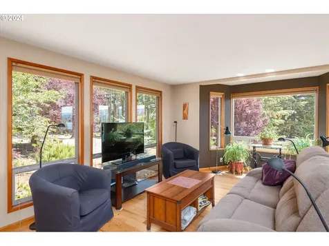32372 Woodson Lane Cottage Grove OR 97424