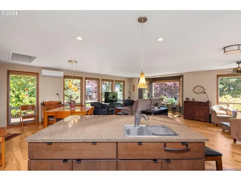 32372 Woodson Lane Cottage Grove OR 97424