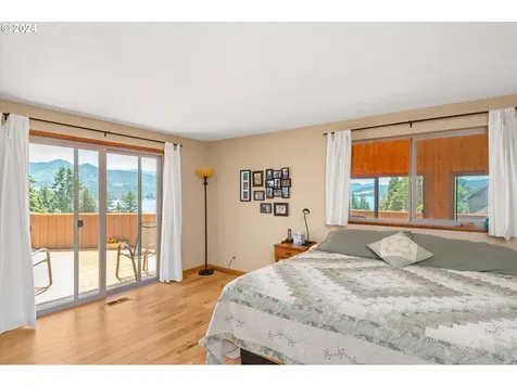 32372 Woodson Lane Cottage Grove OR 97424