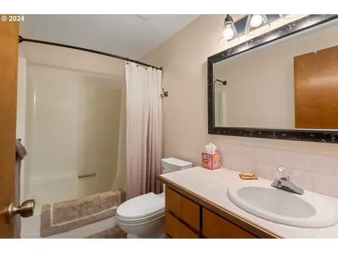 32372 Woodson Lane Cottage Grove OR 97424