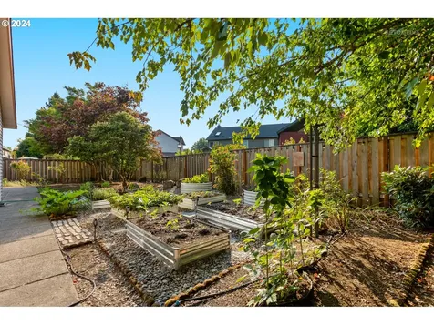 2296 Ne Estate Drive Hillsboro OR 97124